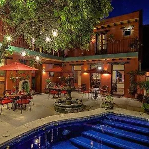 casa-de-leyendas-bed-and-breakfast.mazatlan-hotels.com/